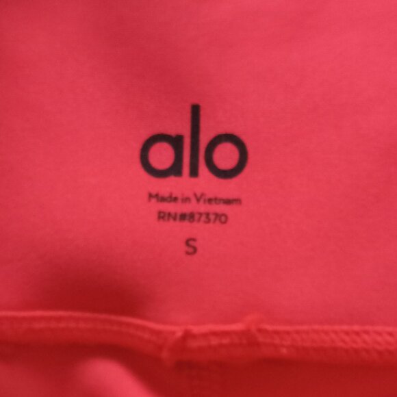 ALO YOGA AIRLIFT BRA in white AND LEGGINGS in red - set - S - Picture 8 of 14